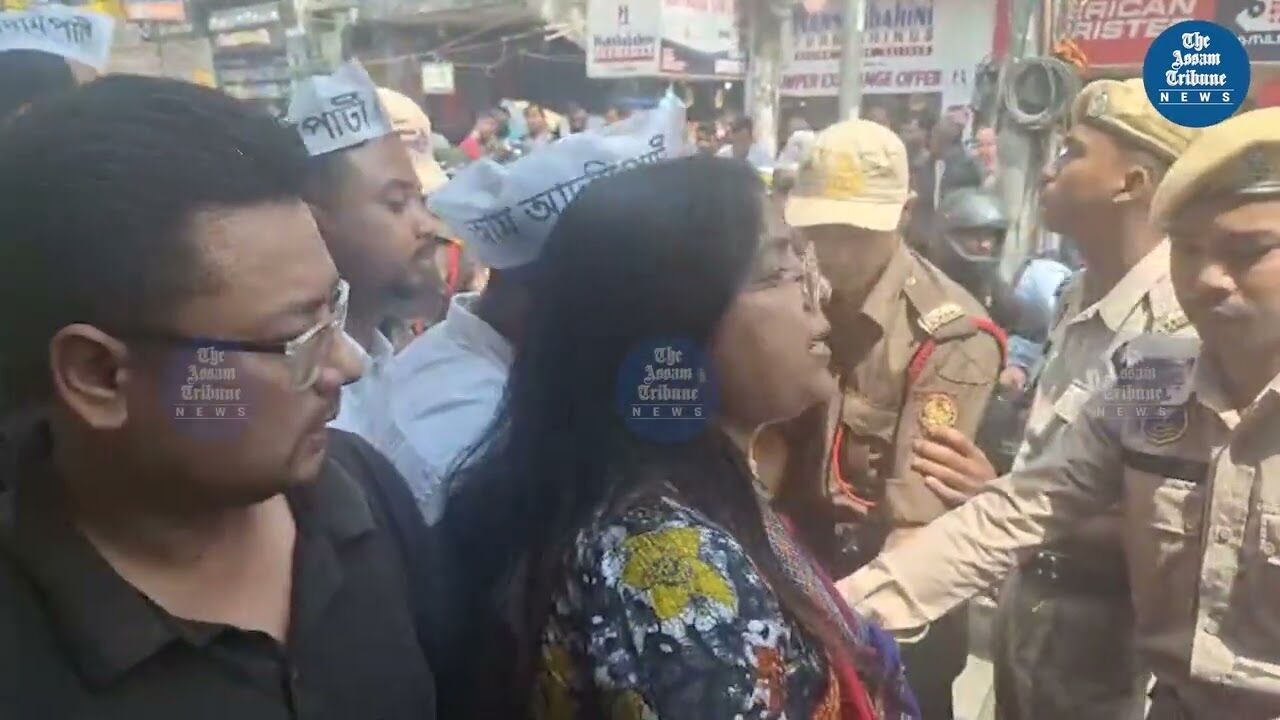 AAP workers stage protest against the arrest of Arvind Kejriwal