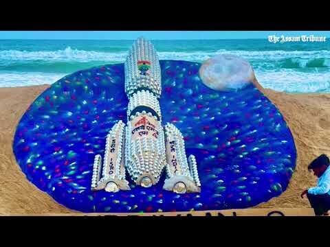 Sand artist creates sculpture of Chandrayaan 3 with 500 steel bowls